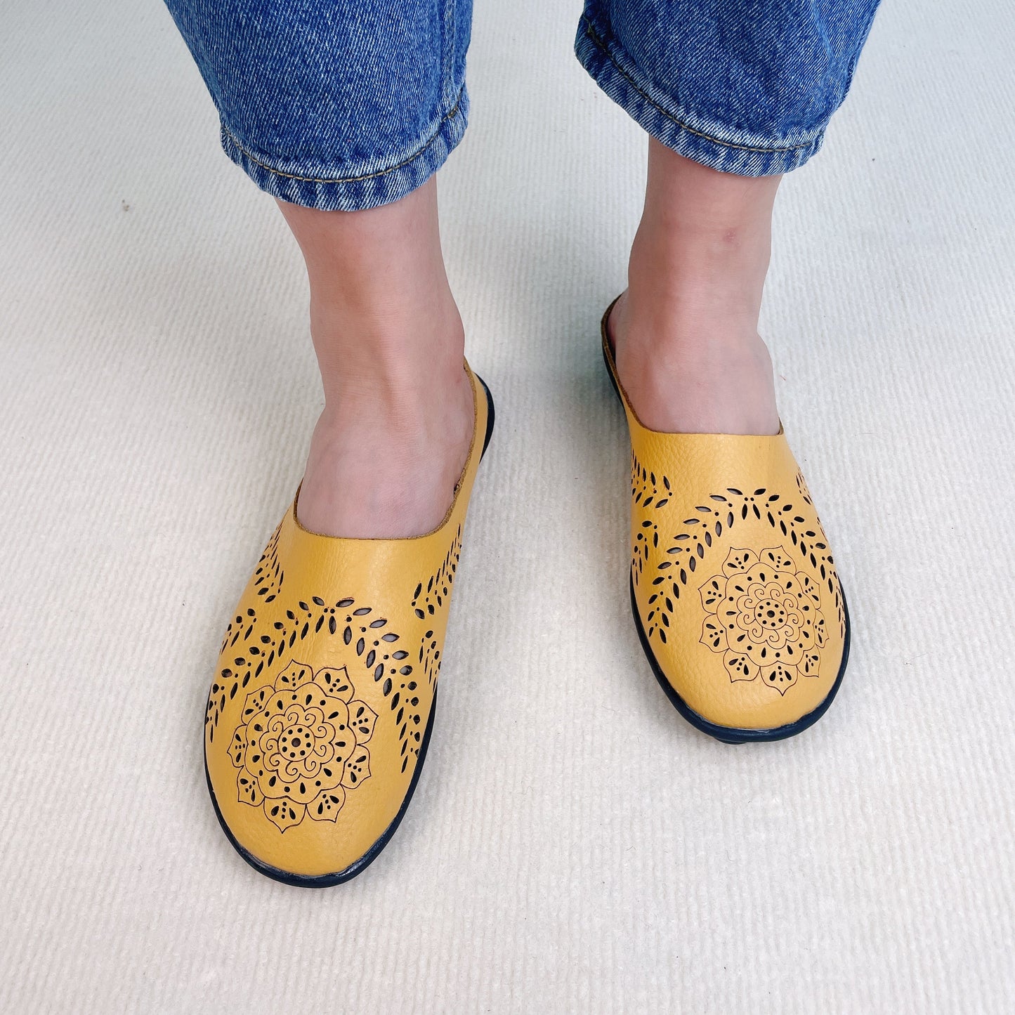 aakip™- Casual All-match Hollow Slippers