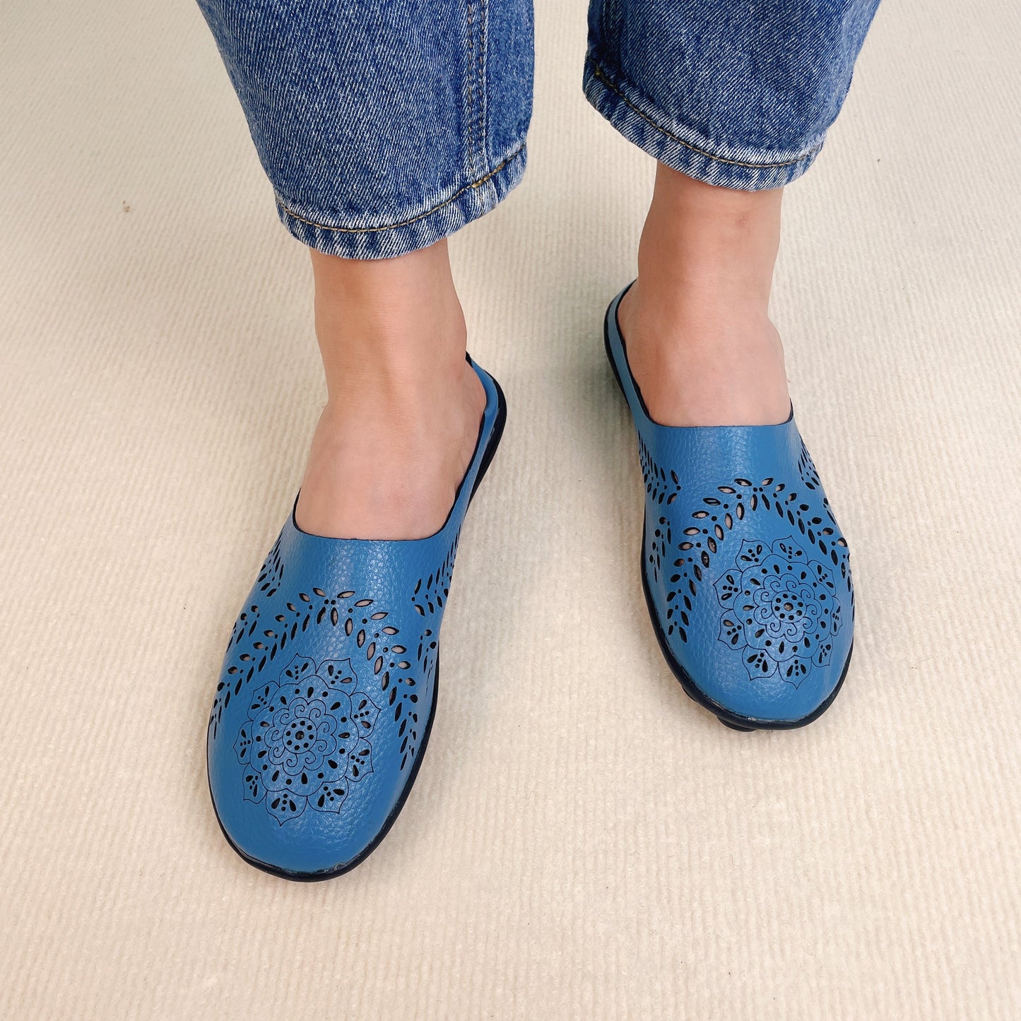 aakip™- Casual All-match Hollow Slippers