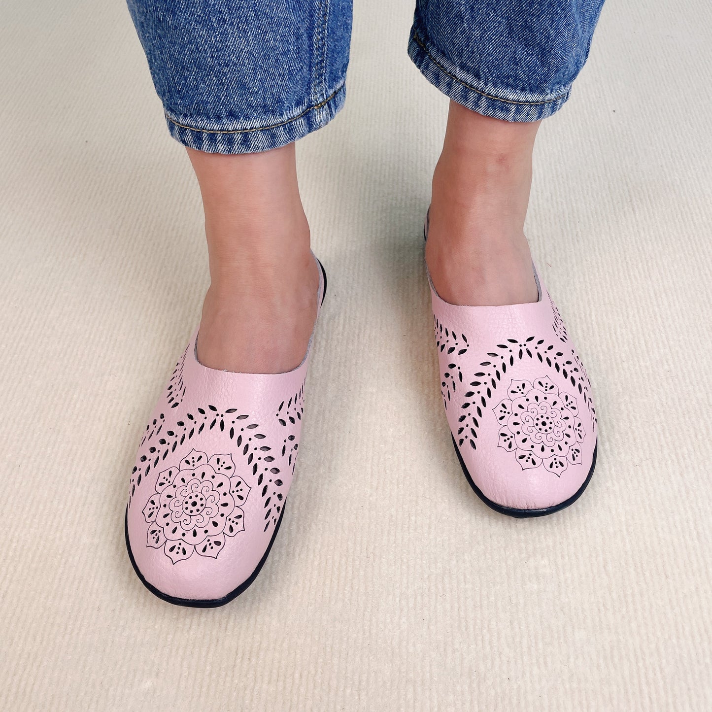 aakip™- Casual All-match Hollow Slippers