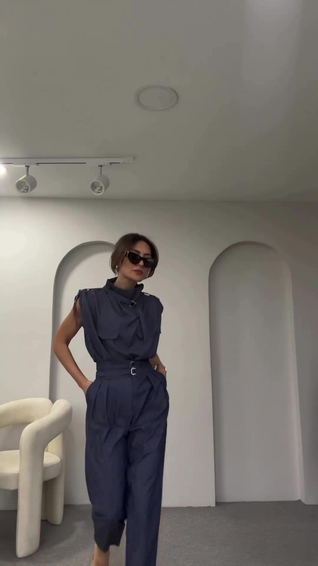 aakip™-Stylish Shoulder-Strap Slim Waist Belt Decorated Pants Set