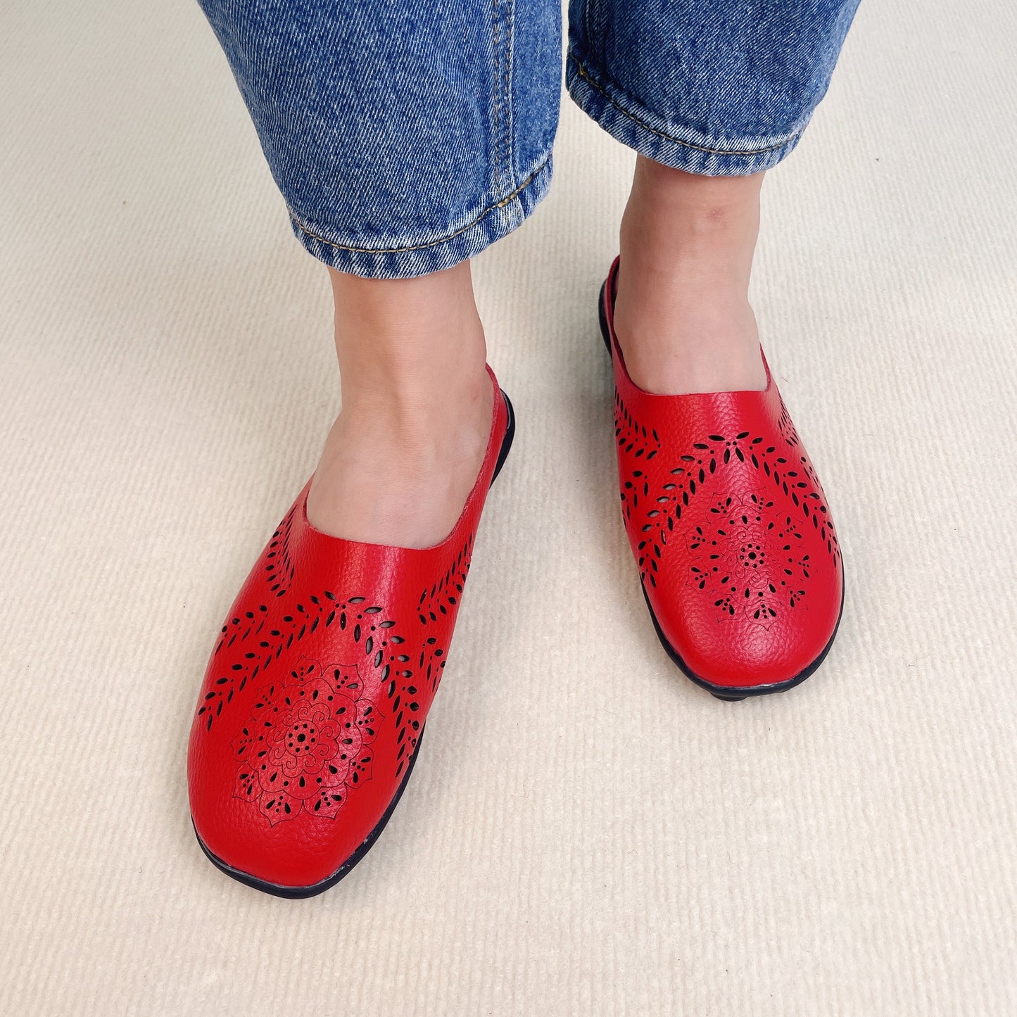 aakip™- Casual All-match Hollow Slippers