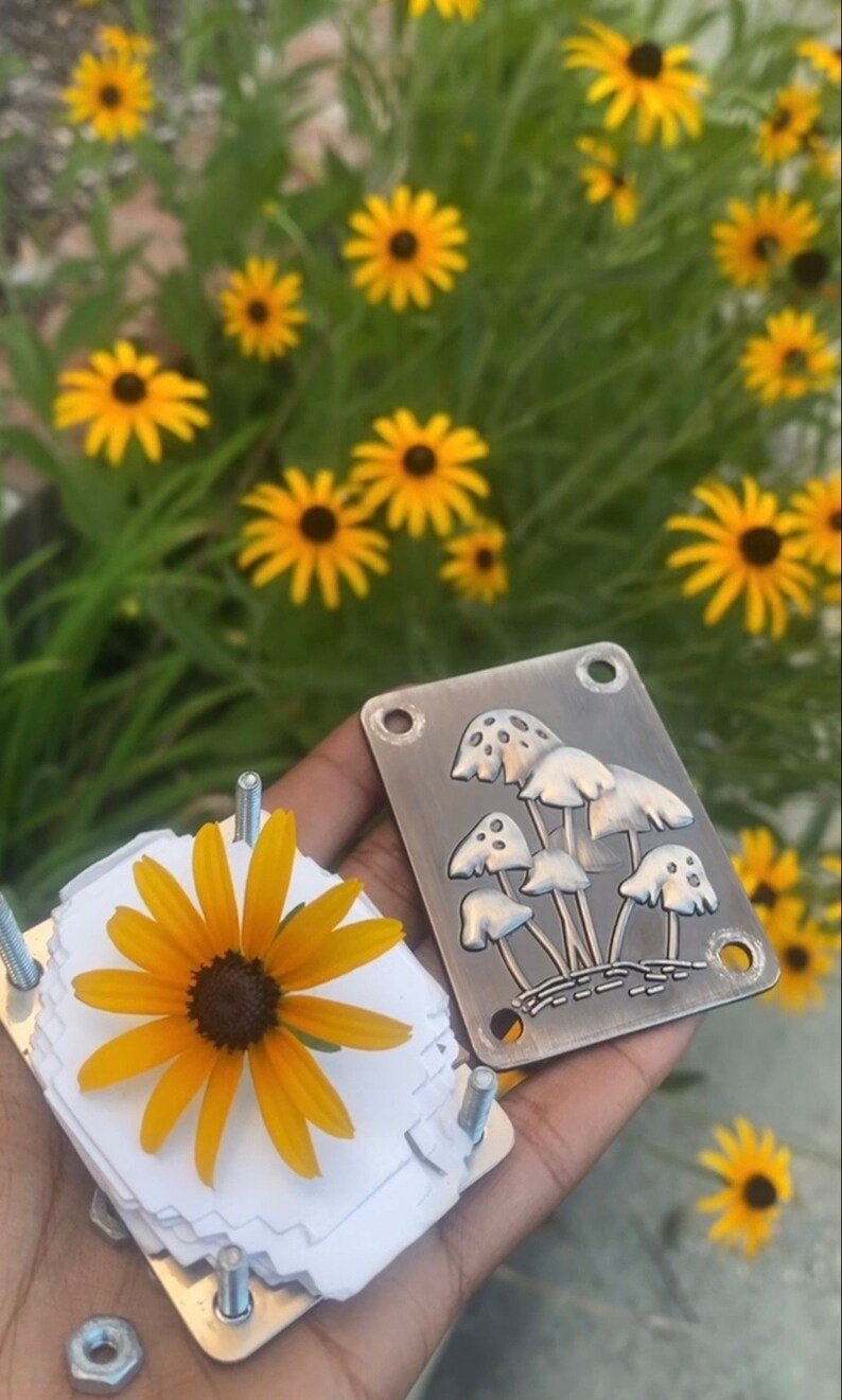 π2025 Micro Flower Press