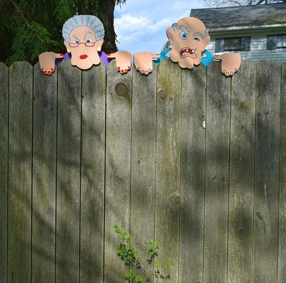 aakip™-Fence Decoration Nosy Old Man and Lady Garden Yard Art