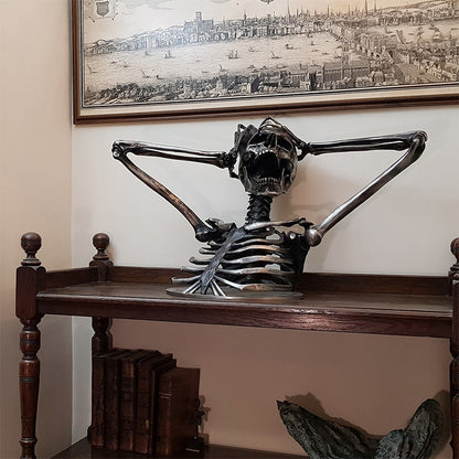 aakip™-Break the Rules Madness Skeleton Bust Sculpture